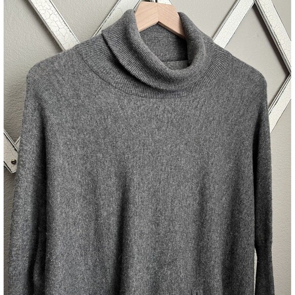 Garnet Hill Women's M Oversized Turtleneck Sweater Tunic Wool/Cashmere Gray - Picture 2 of 9